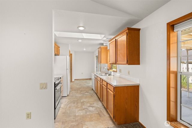 1229 Searle Drive, Centralia, WA 98531