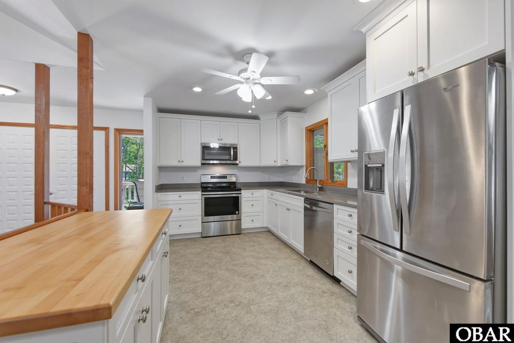 Image 11 of property listing at 175 Beech Tree Trail Lot #5, Southern Shores, NC 27949