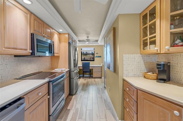 5780 MIDNIGHT PASS ROAD B105, Sarasota, FL 34242