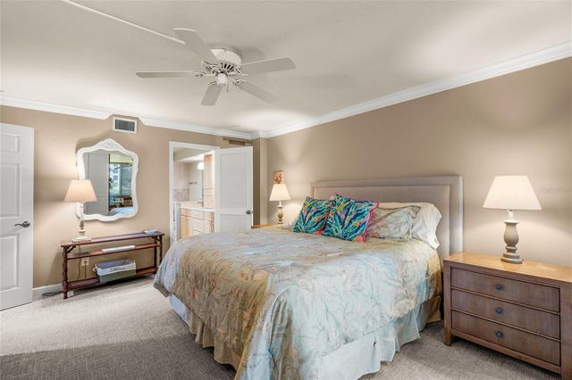 5780 MIDNIGHT PASS ROAD B105, Sarasota, FL 34242