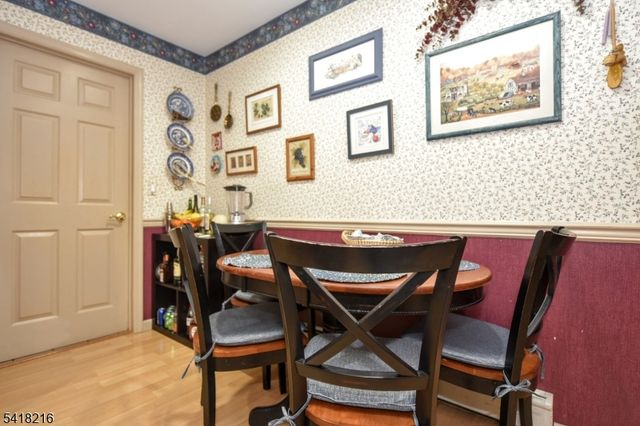 84 W Midland Ave, Paramus Boro, NJ 07652