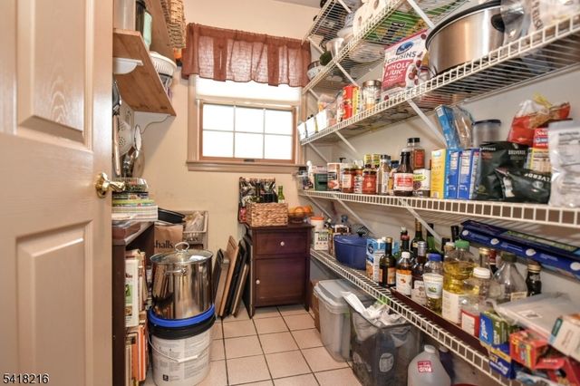 84 W Midland Ave, Paramus Boro, NJ 07652