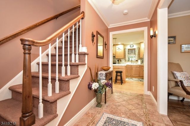 84 W Midland Ave, Paramus Boro, NJ 07652