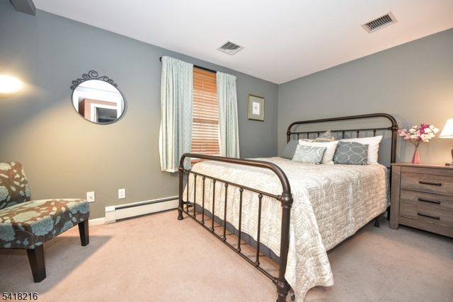 84 W Midland Ave, Paramus Boro, NJ 07652