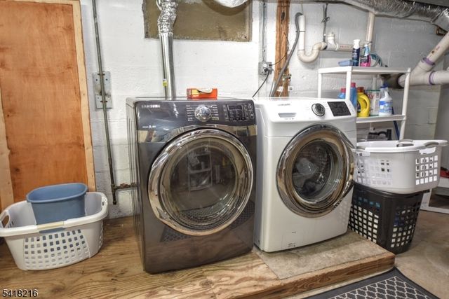 84 W Midland Ave, Paramus Boro, NJ 07652