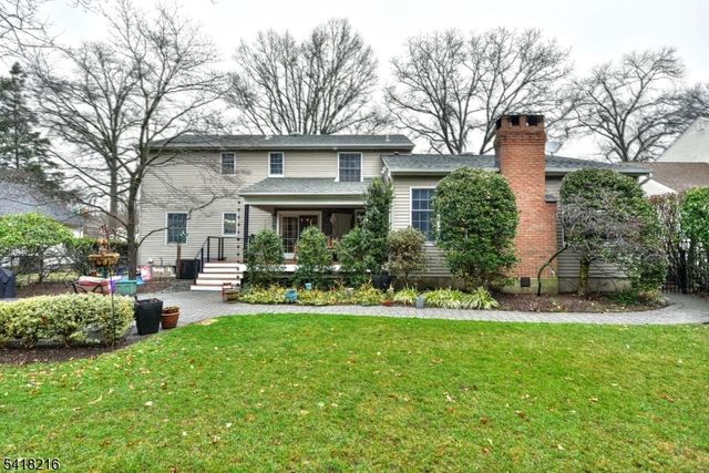 84 W Midland Ave, Paramus Boro, NJ 07652