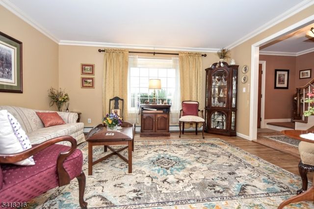 84 W Midland Ave, Paramus Boro, NJ 07652