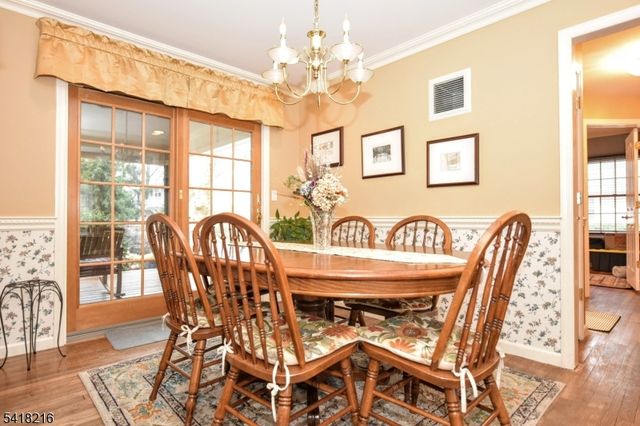 84 W Midland Ave, Paramus Boro, NJ 07652