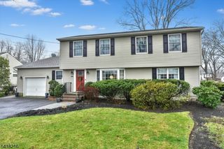 84 W Midland Ave, Paramus Boro, NJ 07652