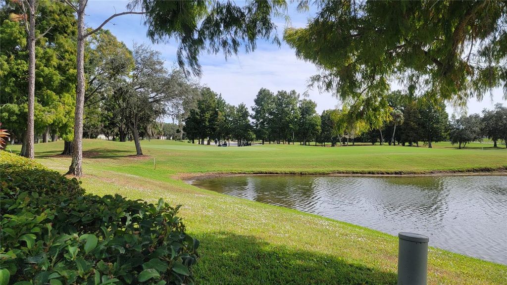 Image 2 of property listing at 6640 PINEVIEW TERRACE 6640, Bradenton, FL 34203