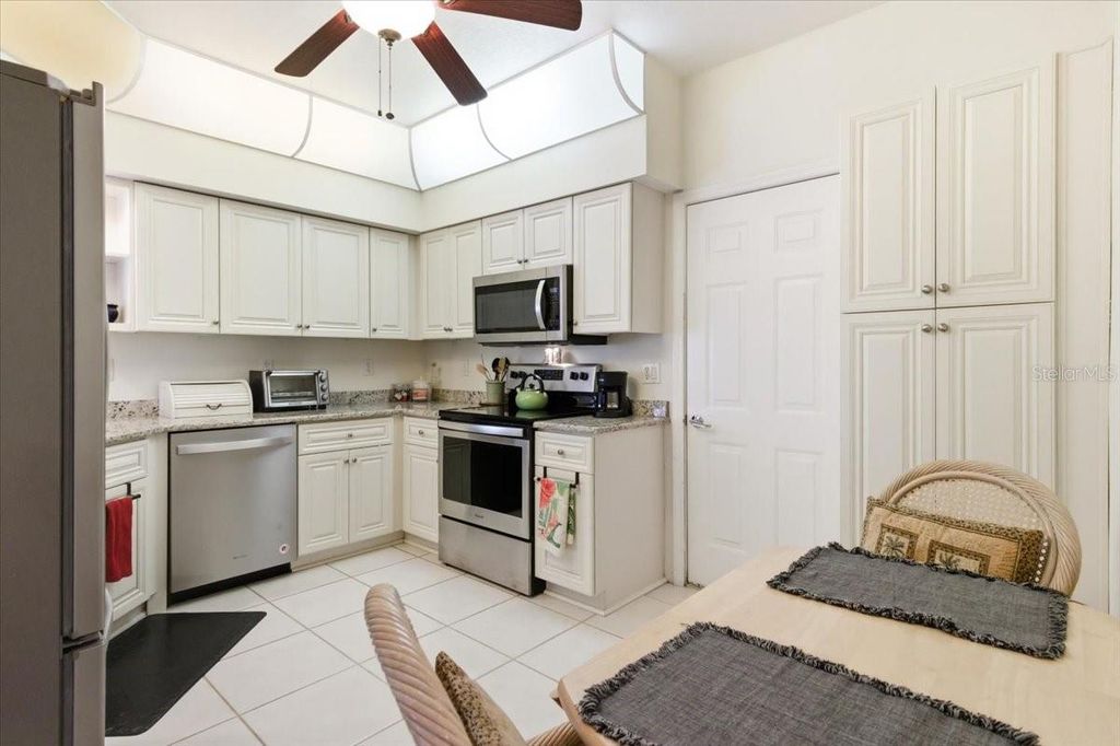 Image 17 of property listing at 6640 PINEVIEW TERRACE 6640, Bradenton, FL 34203