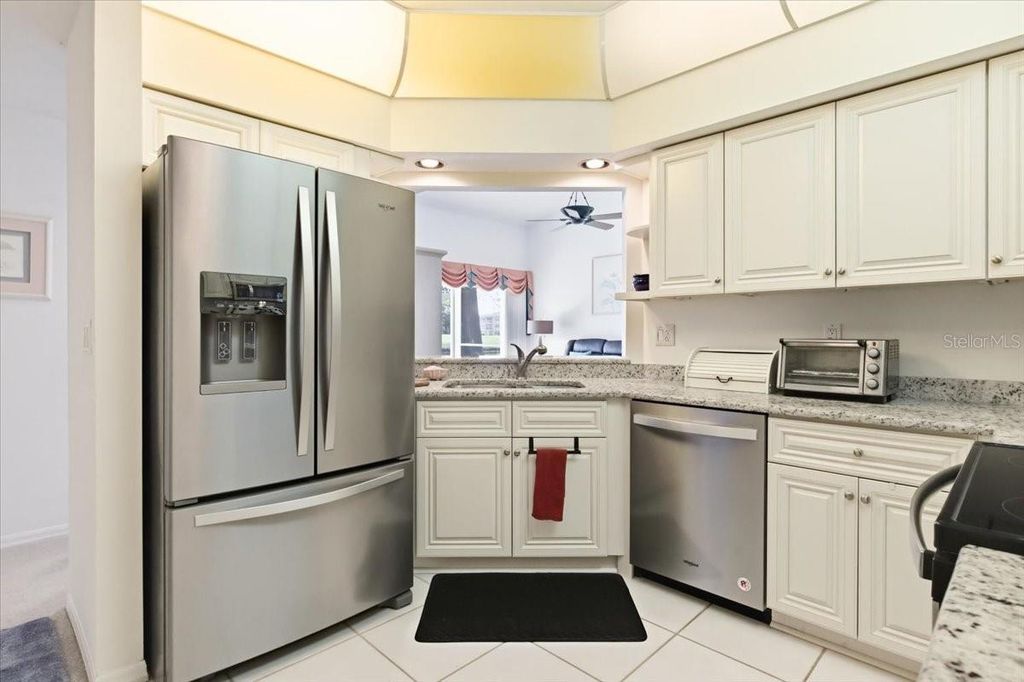 Image 18 of property listing at 6640 PINEVIEW TERRACE 6640, Bradenton, FL 34203