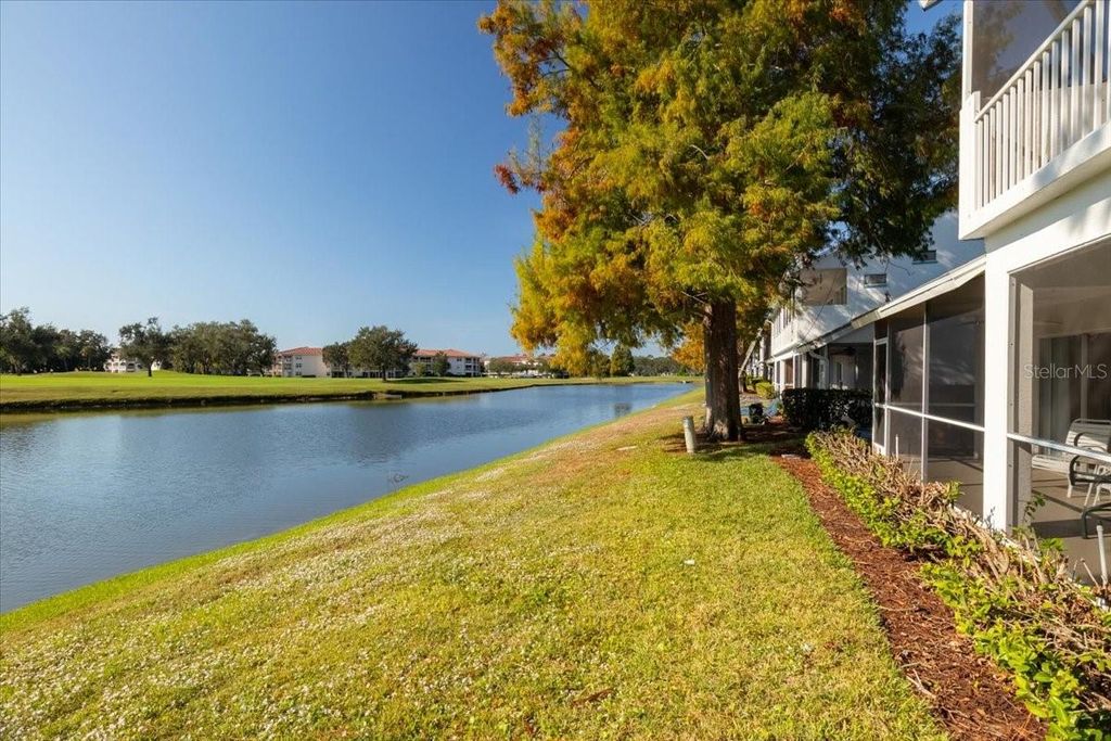 Image 50 of property listing at 6640 PINEVIEW TERRACE 6640, Bradenton, FL 34203