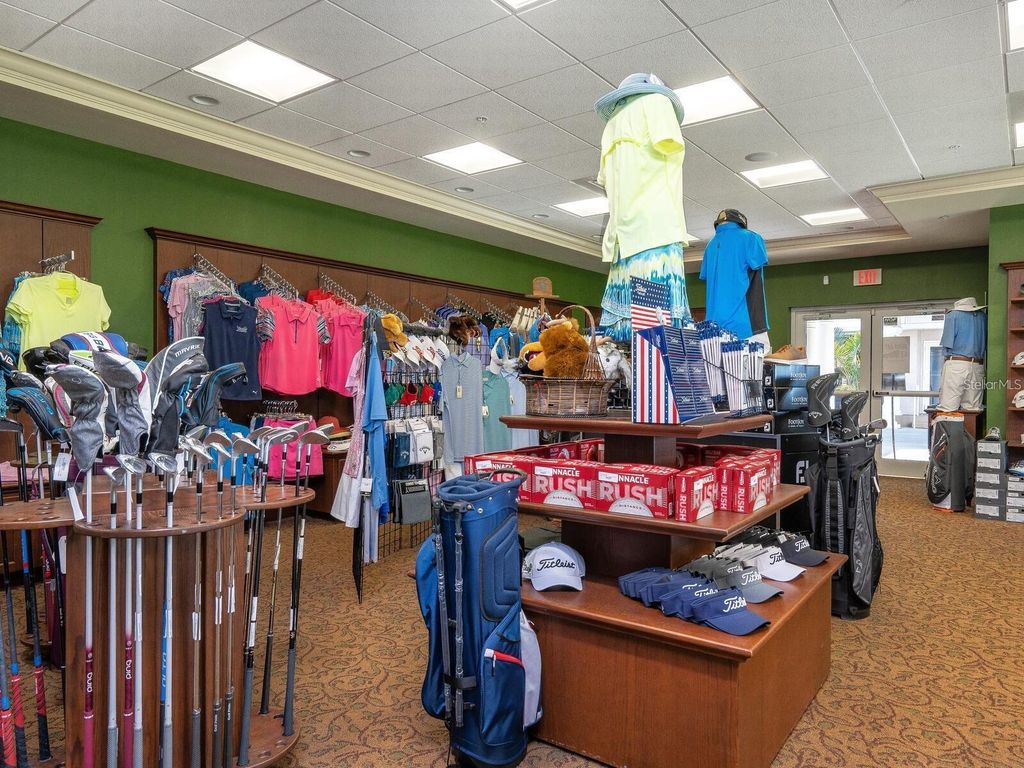 Image 64 of property listing at 6640 PINEVIEW TERRACE 6640, Bradenton, FL 34203