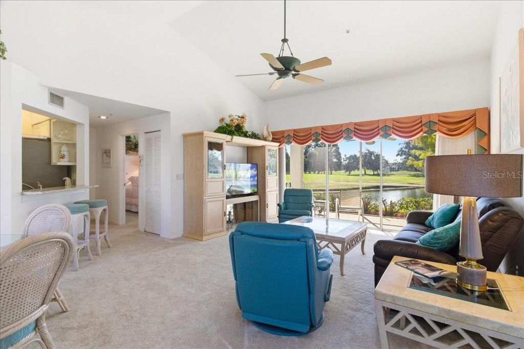 Image 8 of property listing at 6640 PINEVIEW TERRACE 6640, Bradenton, FL 34203