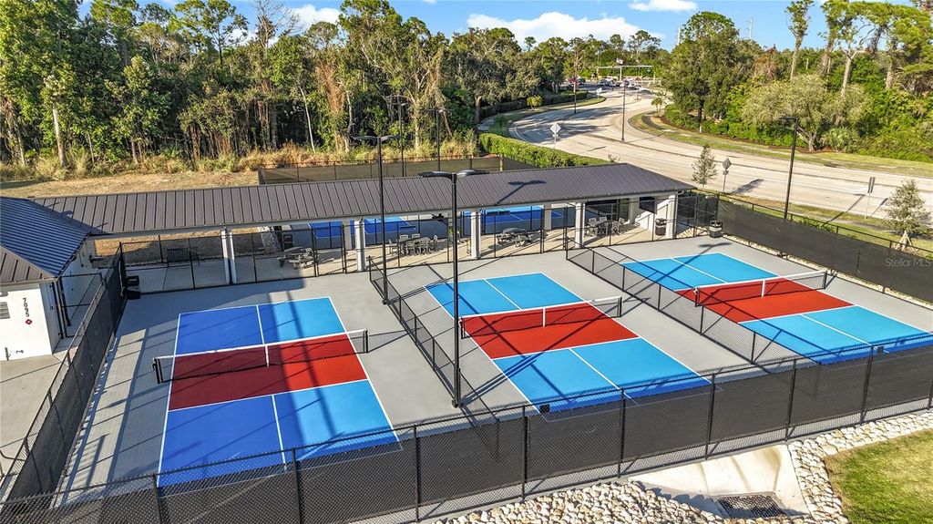 Image 72 of property listing at 6640 PINEVIEW TERRACE 6640, Bradenton, FL 34203