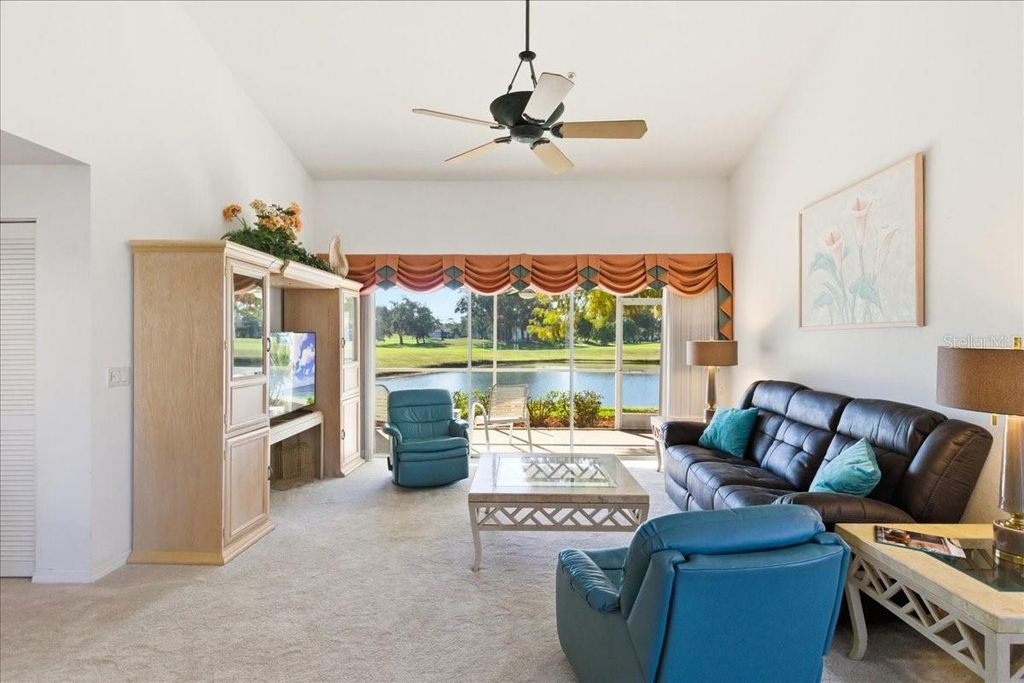 Image 9 of property listing at 6640 PINEVIEW TERRACE 6640, Bradenton, FL 34203