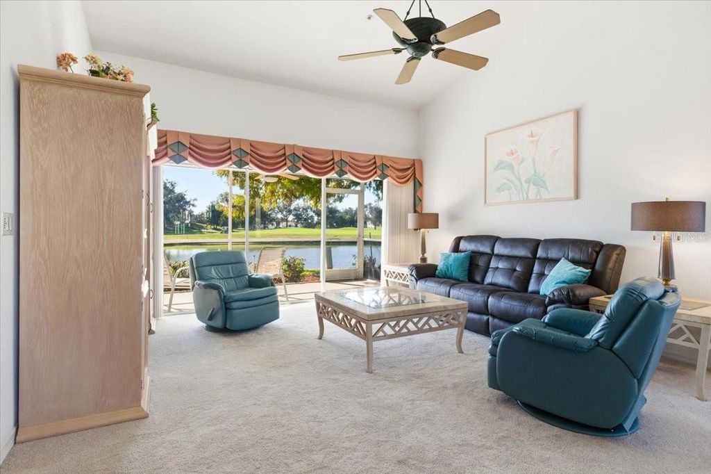 Image 10 of property listing at 6640 PINEVIEW TERRACE 6640, Bradenton, FL 34203