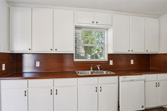 403 Marshall Street, Sanger, TX 76266
