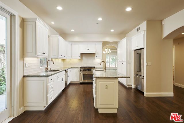 320 S SWALL Drive 1, Los Angeles, CA 90048
