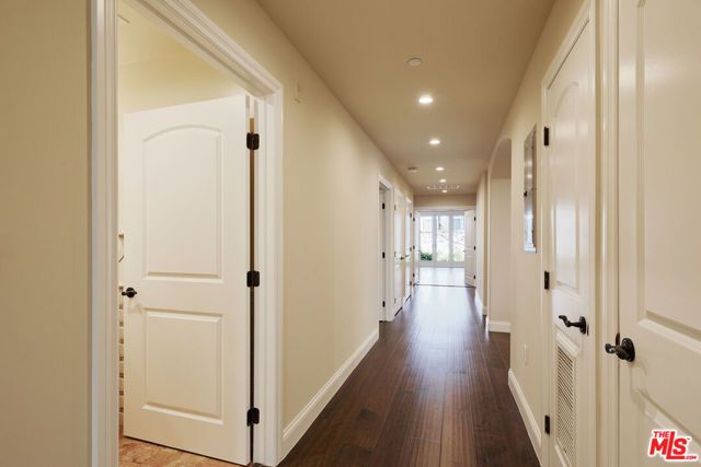 320 S SWALL Drive 1, Los Angeles, CA 90048