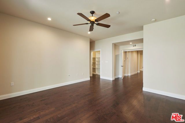 320 S SWALL Drive 1, Los Angeles, CA 90048