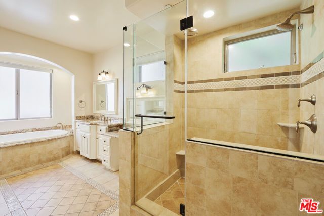 320 S SWALL Drive 1, Los Angeles, CA 90048