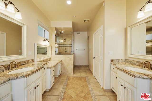 320 S SWALL Drive 1, Los Angeles, CA 90048