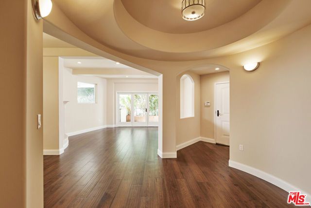 320 S SWALL Drive 1, Los Angeles, CA 90048