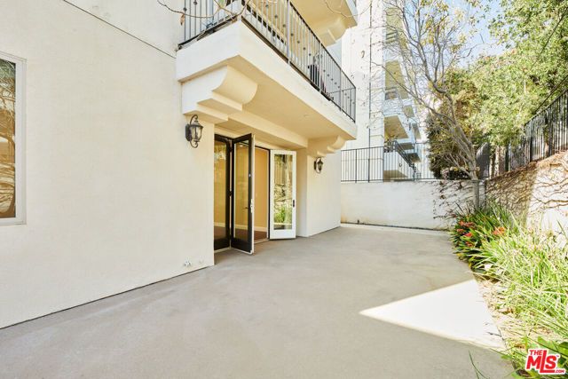 320 S SWALL Drive 1, Los Angeles, CA 90048