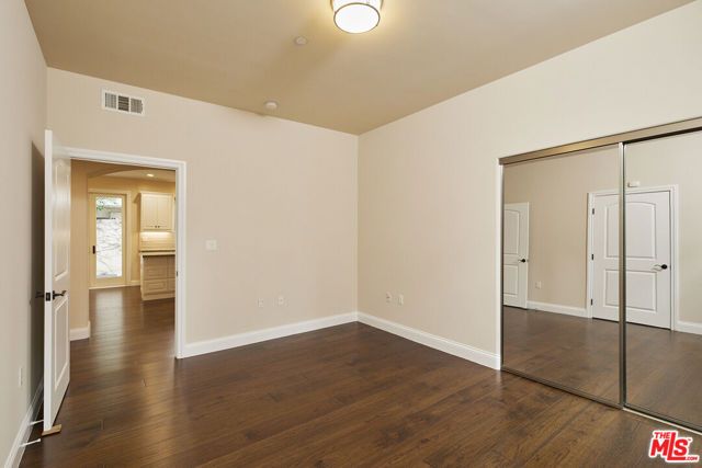 320 S SWALL Drive 1, Los Angeles, CA 90048