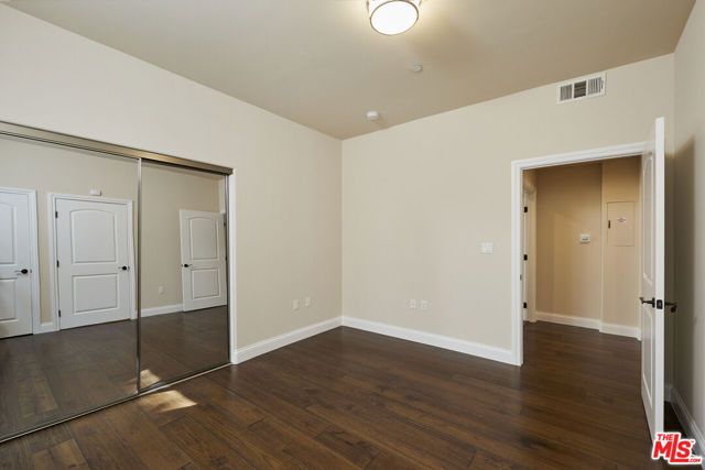 320 S SWALL Drive 1, Los Angeles, CA 90048