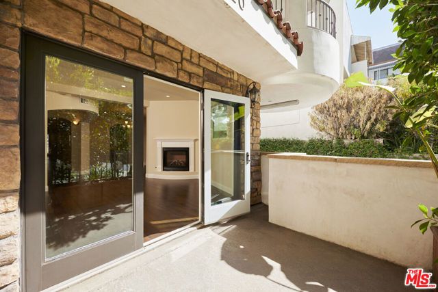 320 S SWALL Drive 1, Los Angeles, CA 90048