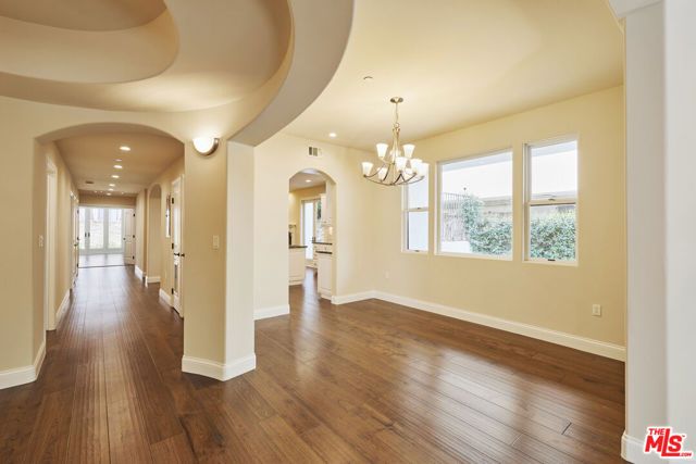 320 S SWALL Drive 1, Los Angeles, CA 90048