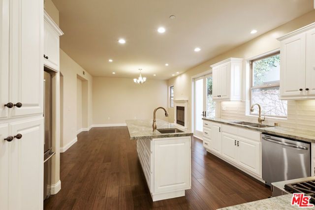 320 S SWALL Drive 1, Los Angeles, CA 90048