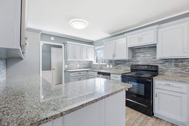 504 W Toledo Place, Broken Arrow, OK 74012