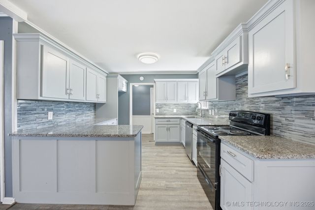 504 W Toledo Place, Broken Arrow, OK 74012