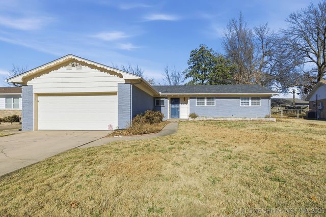 504 W Toledo Place, Broken Arrow, OK 74012