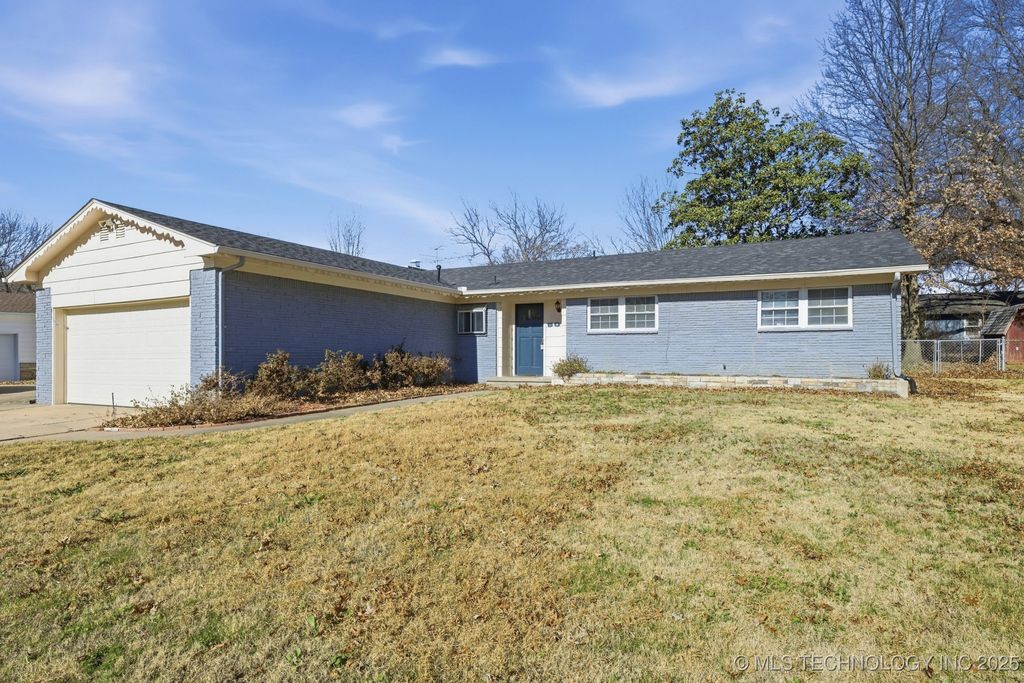 504 W Toledo Place, Broken Arrow, OK 74012