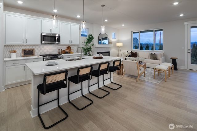 721 Weaver Drive E, Enumclaw, WA 98022