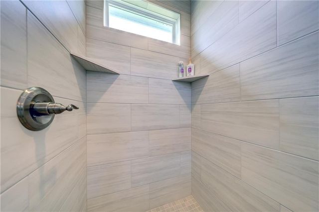 15761 Sheridan Place, Basehor, KS 66007