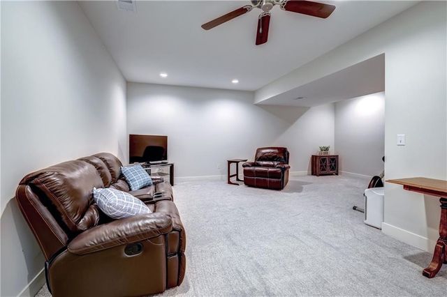 15761 Sheridan Place, Basehor, KS 66007