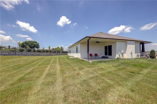 15761 Sheridan Place, Basehor, KS 66007