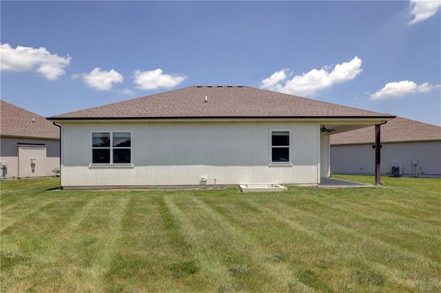 15761 Sheridan Place, Basehor, KS 66007