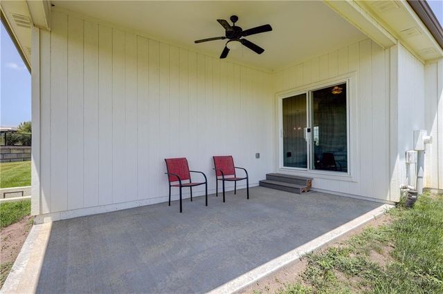 15761 Sheridan Place, Basehor, KS 66007