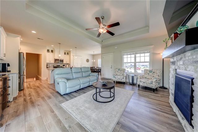 15761 Sheridan Place, Basehor, KS 66007