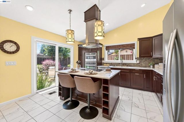 2358 Crestline Rd, Pleasanton, CA 94566