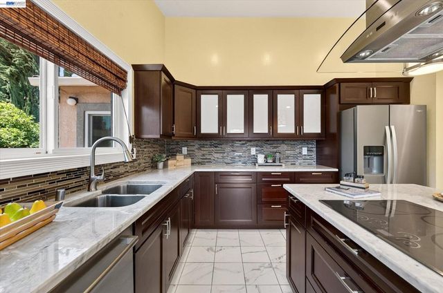 2358 Crestline Rd, Pleasanton, CA 94566