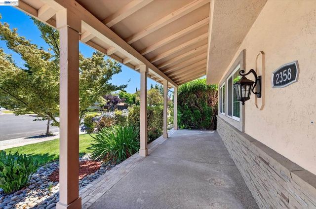 2358 Crestline Rd, Pleasanton, CA 94566