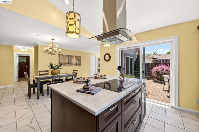 2358 Crestline Rd, Pleasanton, CA 94566